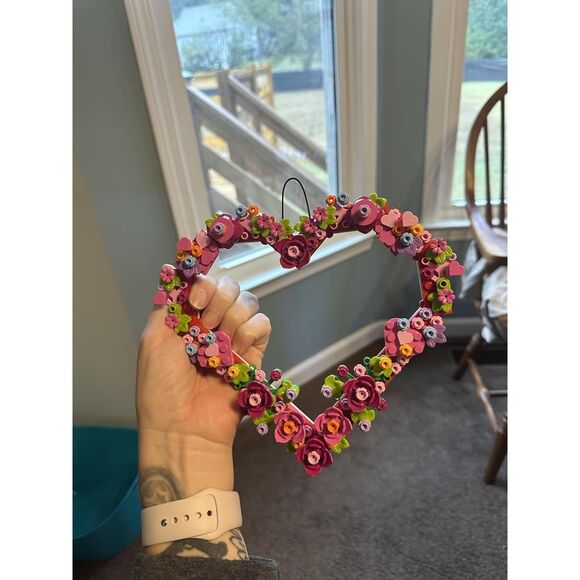 Lego 40638 Heart Ornament Building Toy Set Display on Wall As Home Decoration - Picture 1 of 5